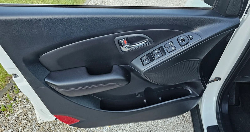 Hyundai ix35 cena 45800 przebieg: 168000, rok produkcji 2013 z Przasnysz małe 631